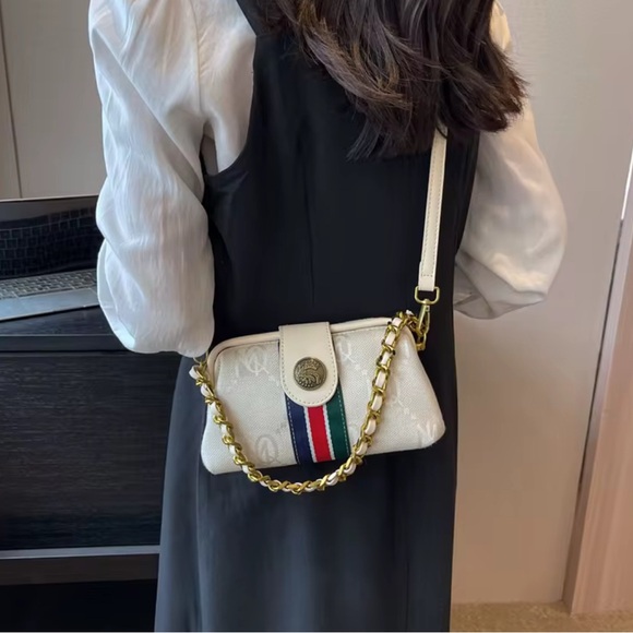 Elegant Unbranded Cream Crossbody Bag- NIP - Picture 10 of 14